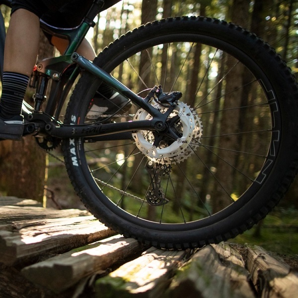 Ruota Posteriore Shimano WH-MT601 27,5" Nera - Tubeless, 12x142 Mm, Per Mountain Bike
